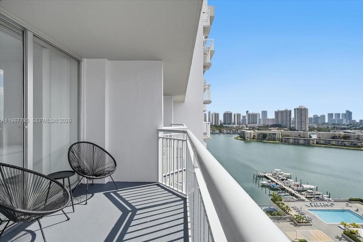 18051 Biscayne Blvd # 1701, Aventura FL 33160 — 16