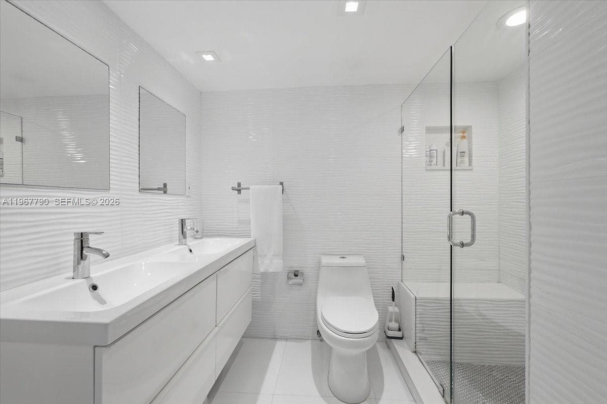 18051 Biscayne Blvd # 1701, Aventura FL 33160 — 12