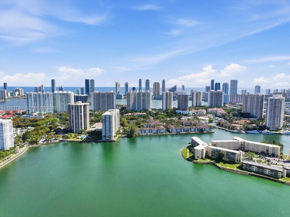 18051 Biscayne Blvd # 1701, Aventura FL 33160 — 28