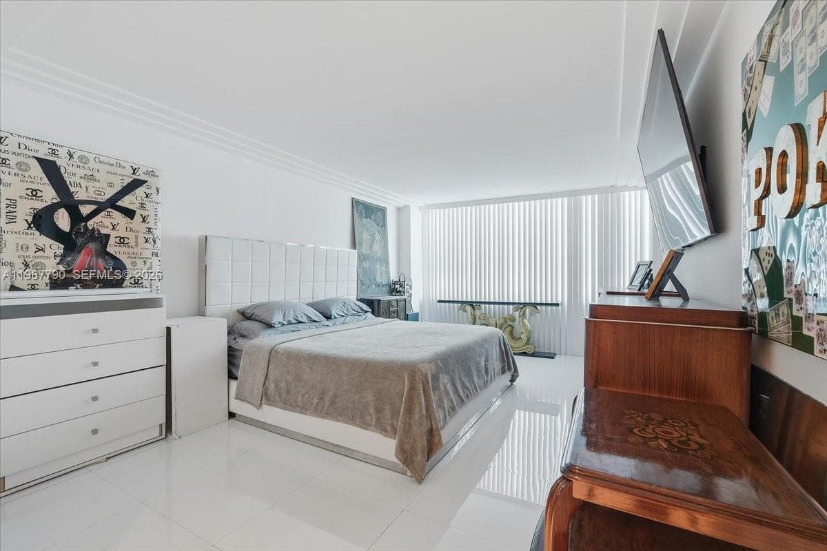 18051 Biscayne Blvd # 1701, Aventura FL 33160 — 9