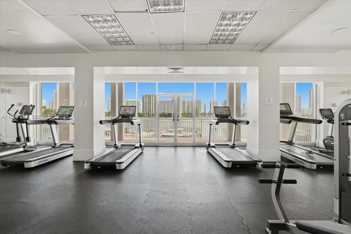 18051 Biscayne Blvd # 1701, Aventura FL 33160 — 18