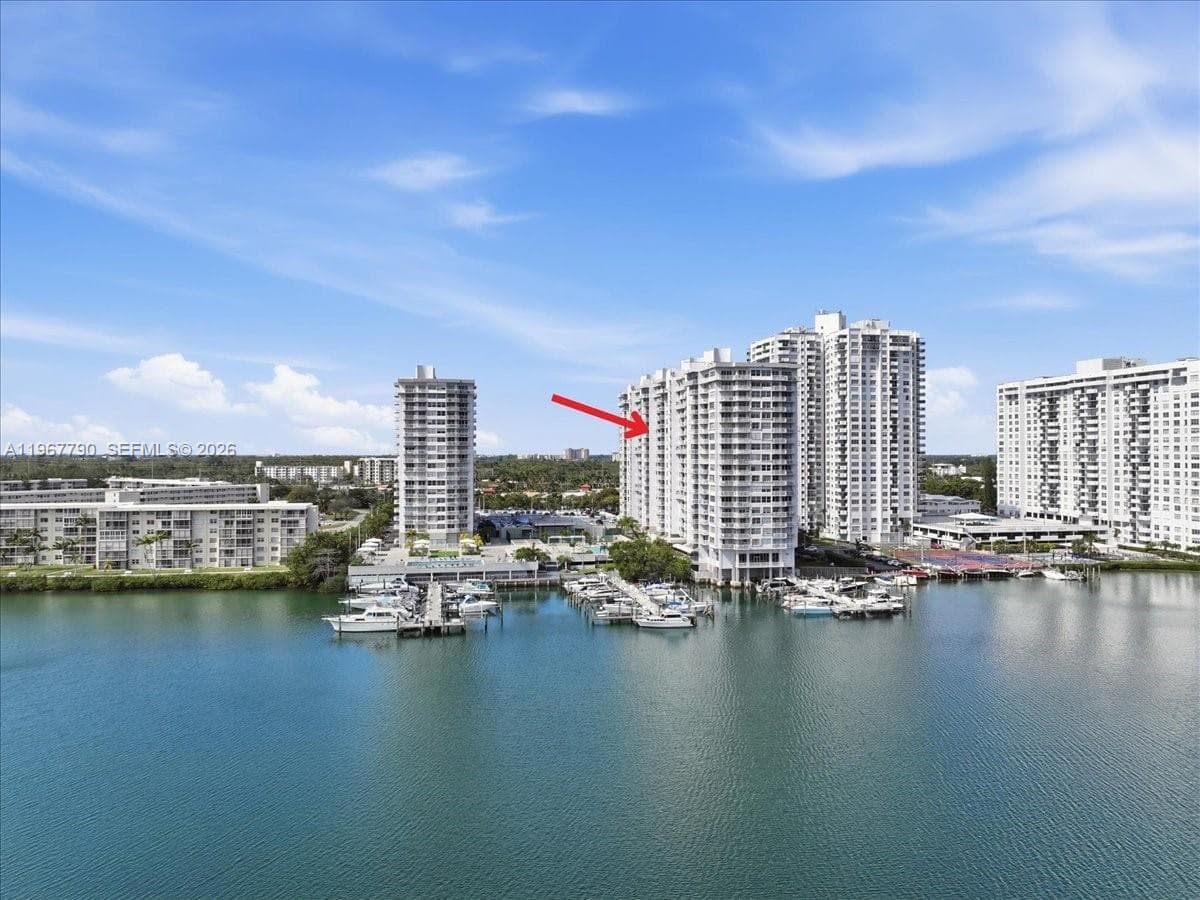 18051 Biscayne Blvd # 1701, Aventura FL 33160 — 31