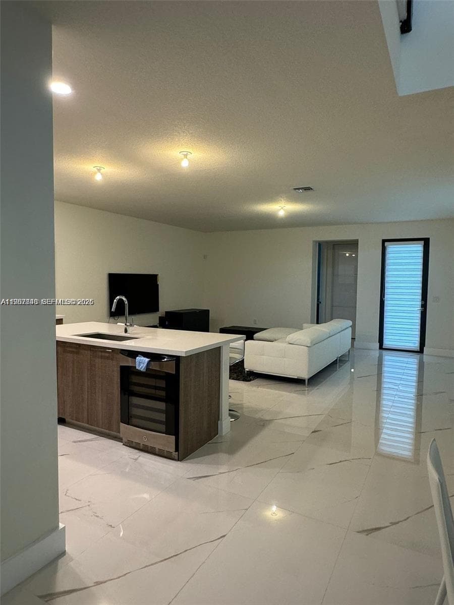 10376 NW 76th Ter, Doral FL 33178 — 6