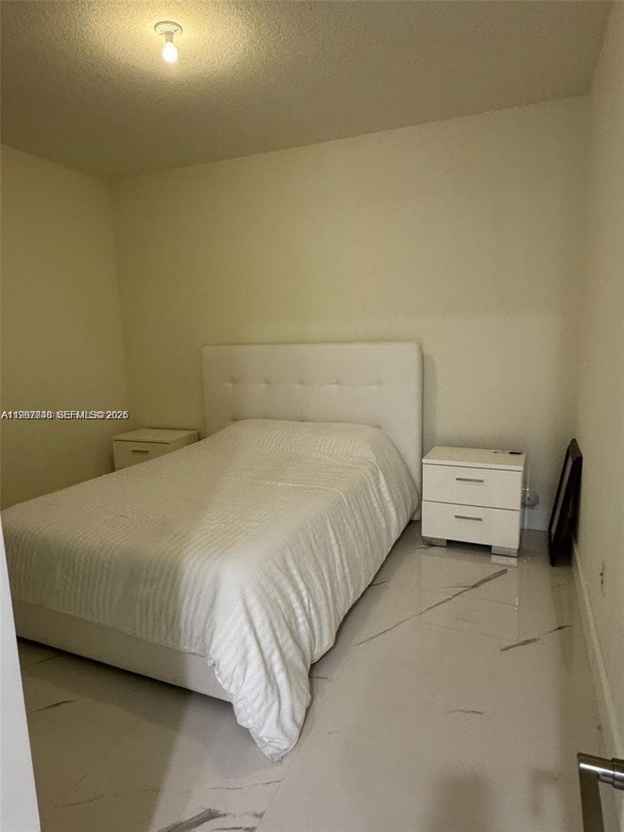 10376 NW 76th Ter, Doral FL 33178 — 17