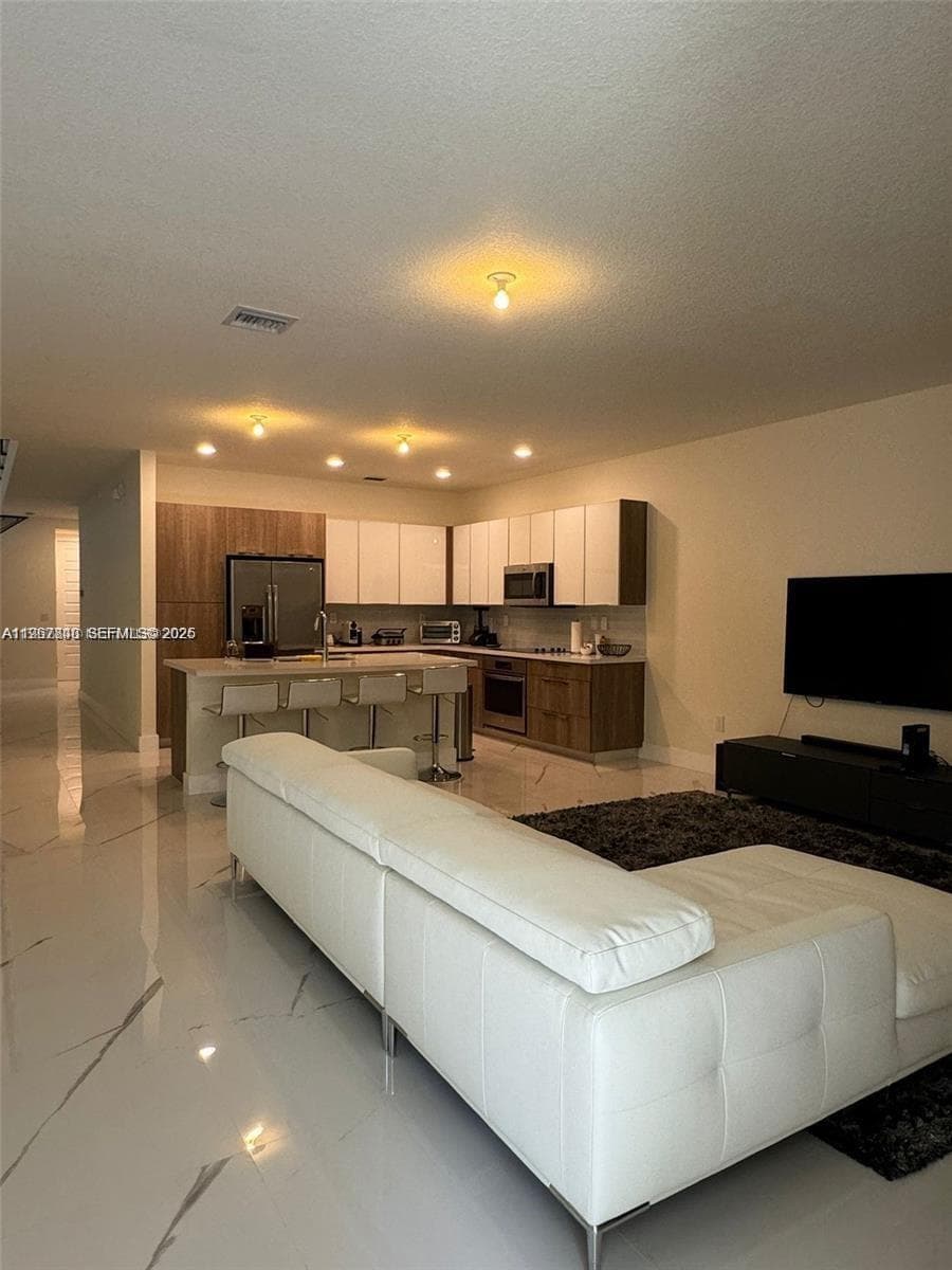 10376 NW 76th Ter, Doral FL 33178 — 9
