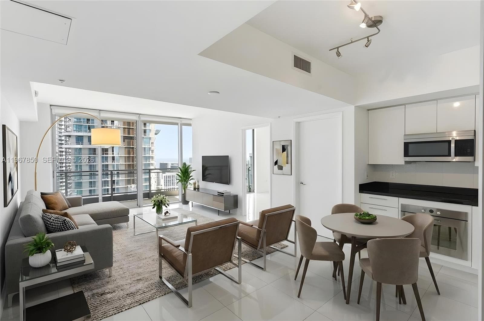 92 SW 3rd St # 3804, Miami FL 33130 — 3