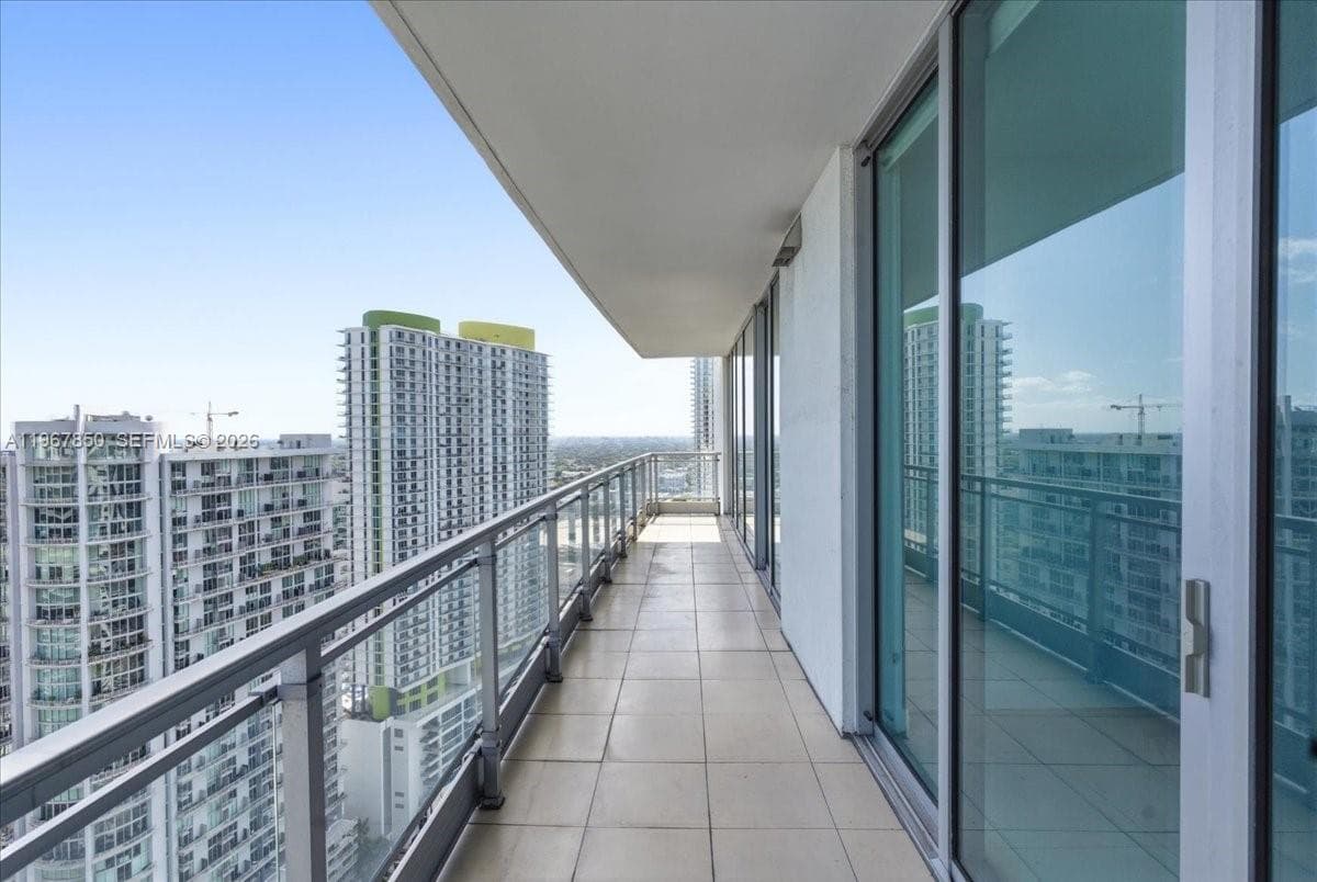 92 SW 3rd St # 3804, Miami FL 33130 — 28