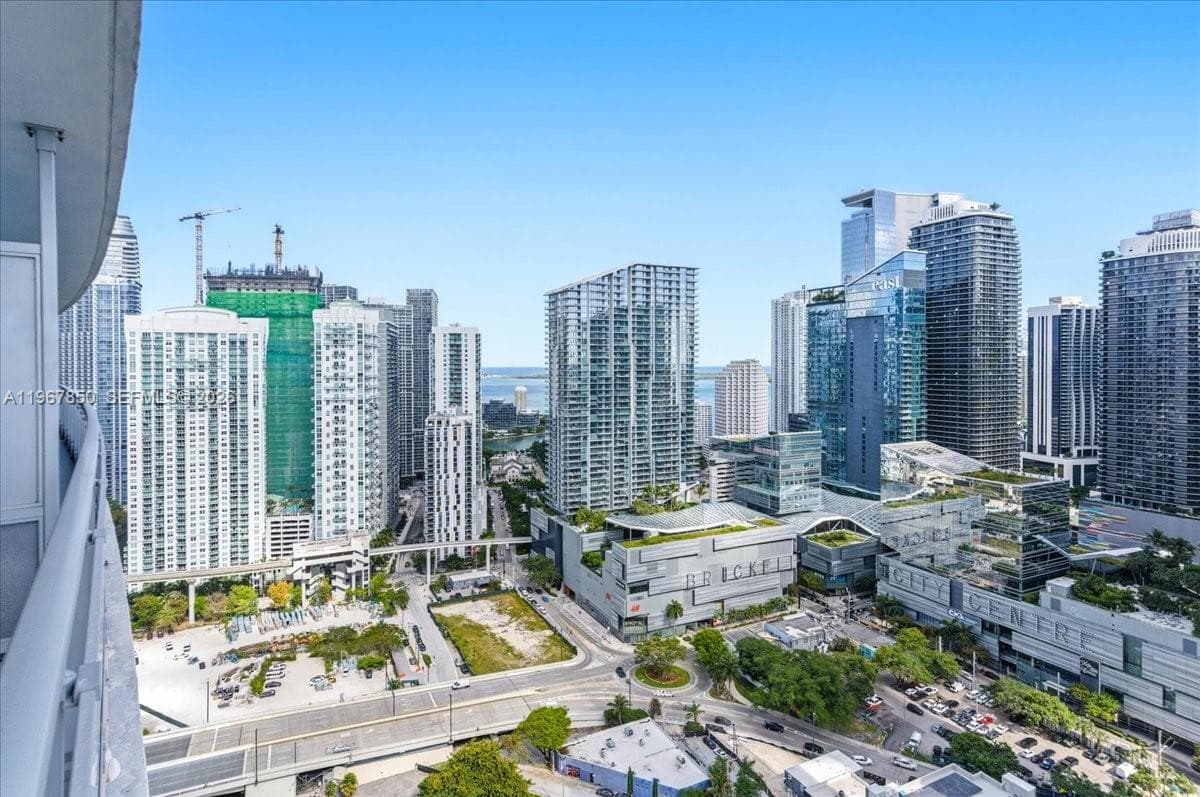 92 SW 3rd St # 3804, Miami FL 33130 — 30