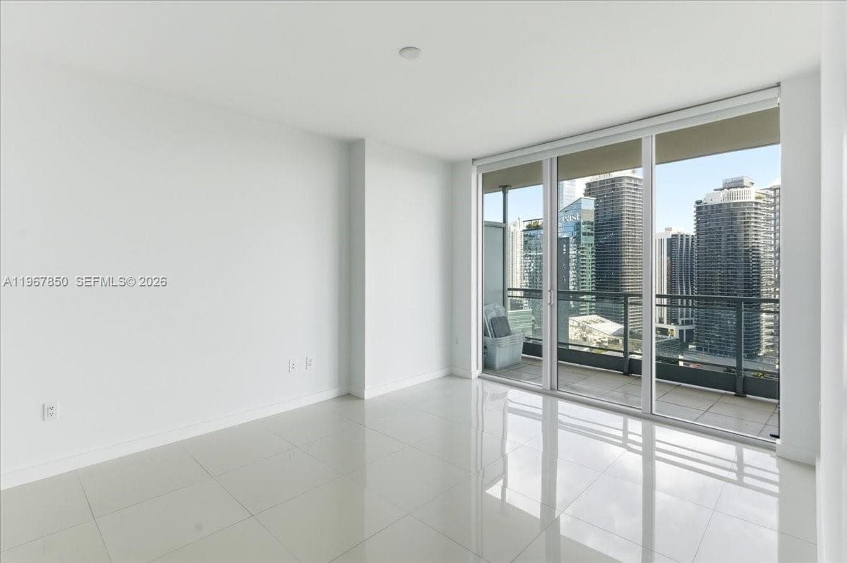 92 SW 3rd St # 3804, Miami FL 33130 — 14
