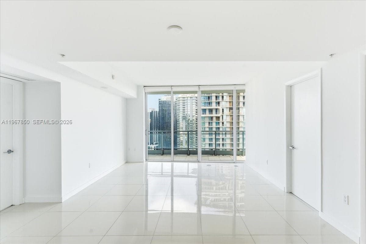 92 SW 3rd St # 3804, Miami FL 33130 — 11