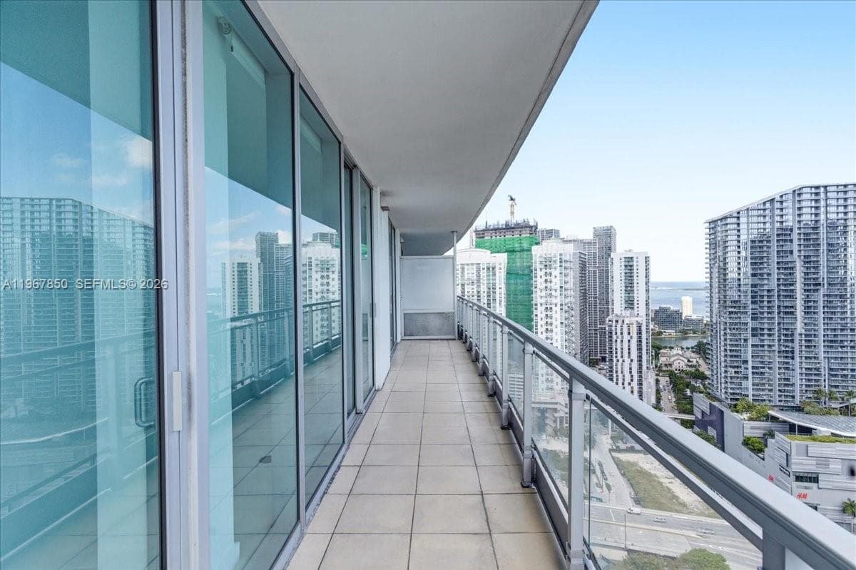 92 SW 3rd St # 3804, Miami FL 33130 — 31