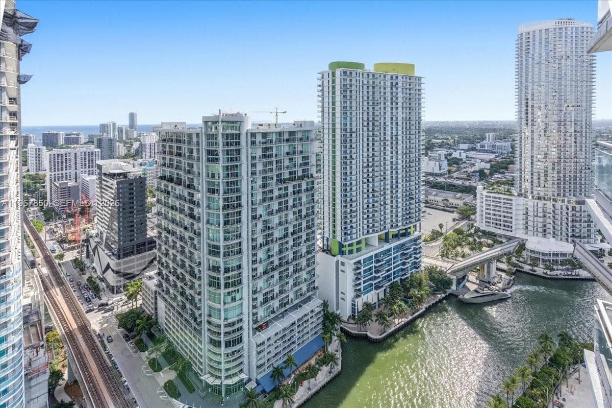 92 SW 3rd St # 3804, Miami FL 33130 — 29
