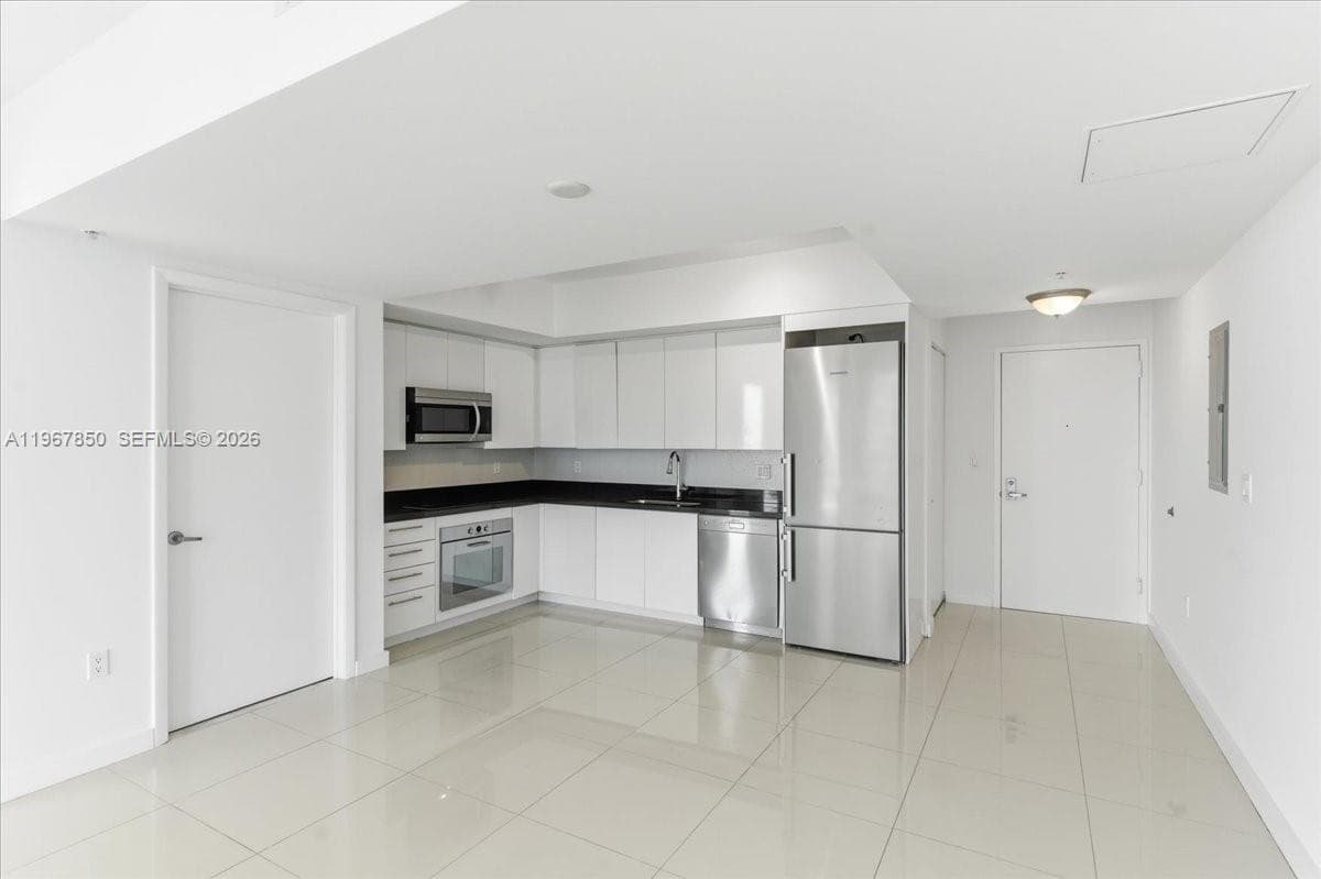 92 SW 3rd St # 3804, Miami FL 33130 — 8