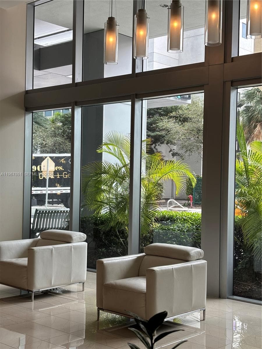 79 SW 12th St, Miami FL 33130 — 32