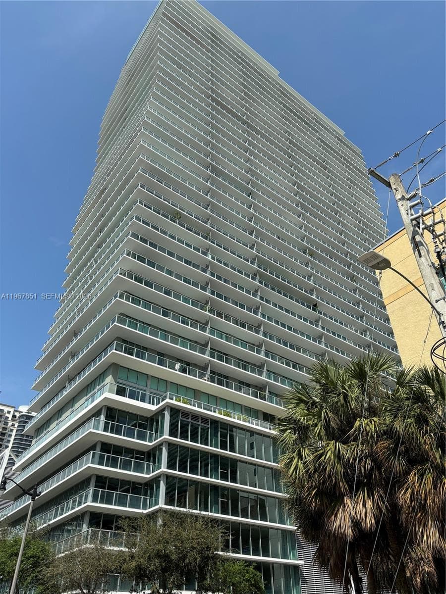 79 SW 12th St, Miami FL 33130 — 30
