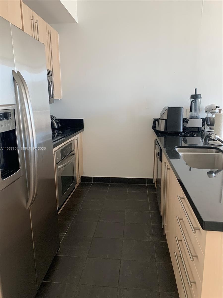 79 SW 12th St, Miami FL 33130 — 10