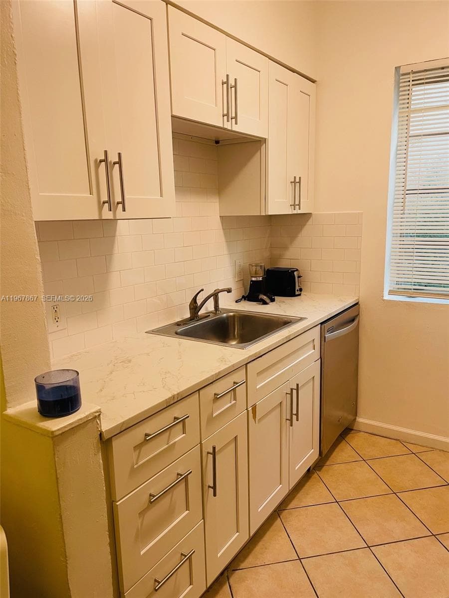 1611 Euclid Ave # 3, Miami Beach FL 33139 — 7