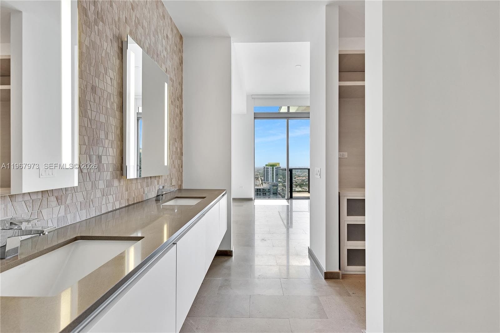 68 SE 6th St # 4110, Miami FL 33131 — 17