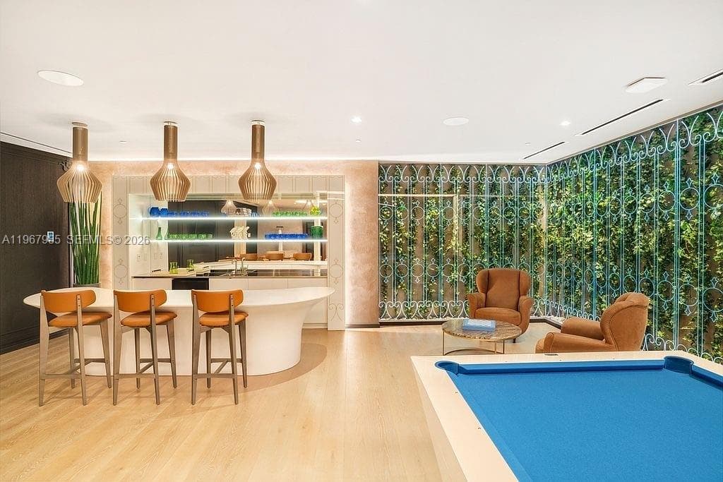 1000 Brickell Plz, Miami FL 33131 — 73