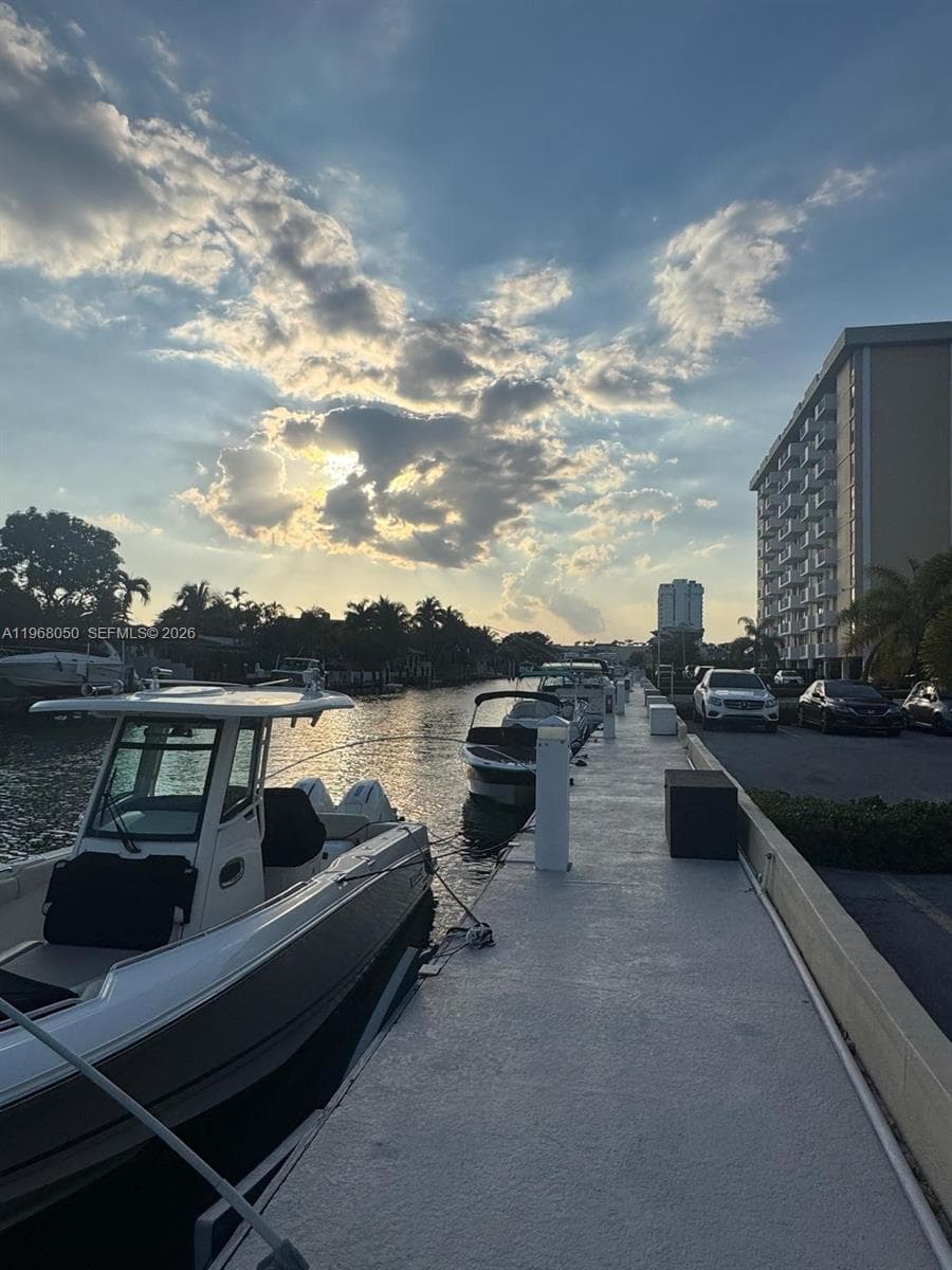 2020 NE 135th St # 811, North Miami FL 33181 — 26