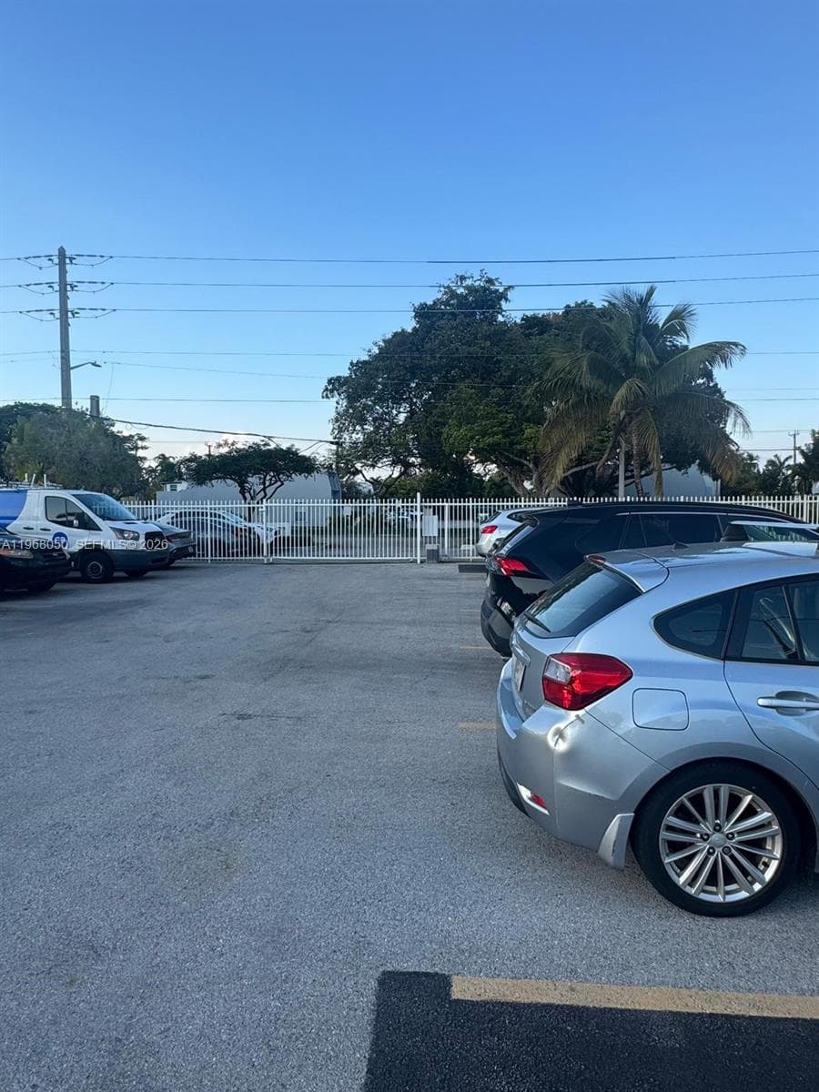 2020 NE 135th St # 811, North Miami FL 33181 — 30