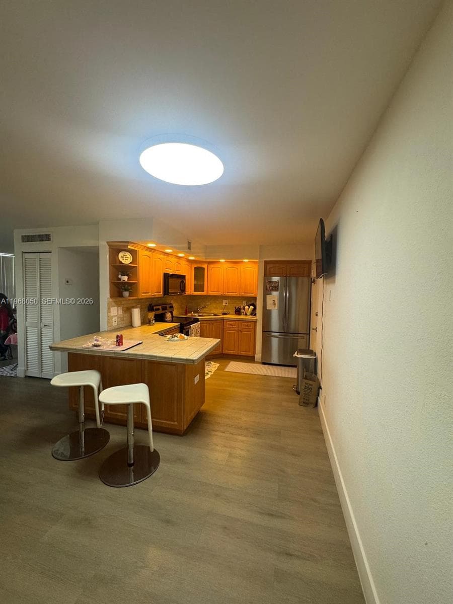 2020 NE 135th St # 811, North Miami FL 33181 — 10