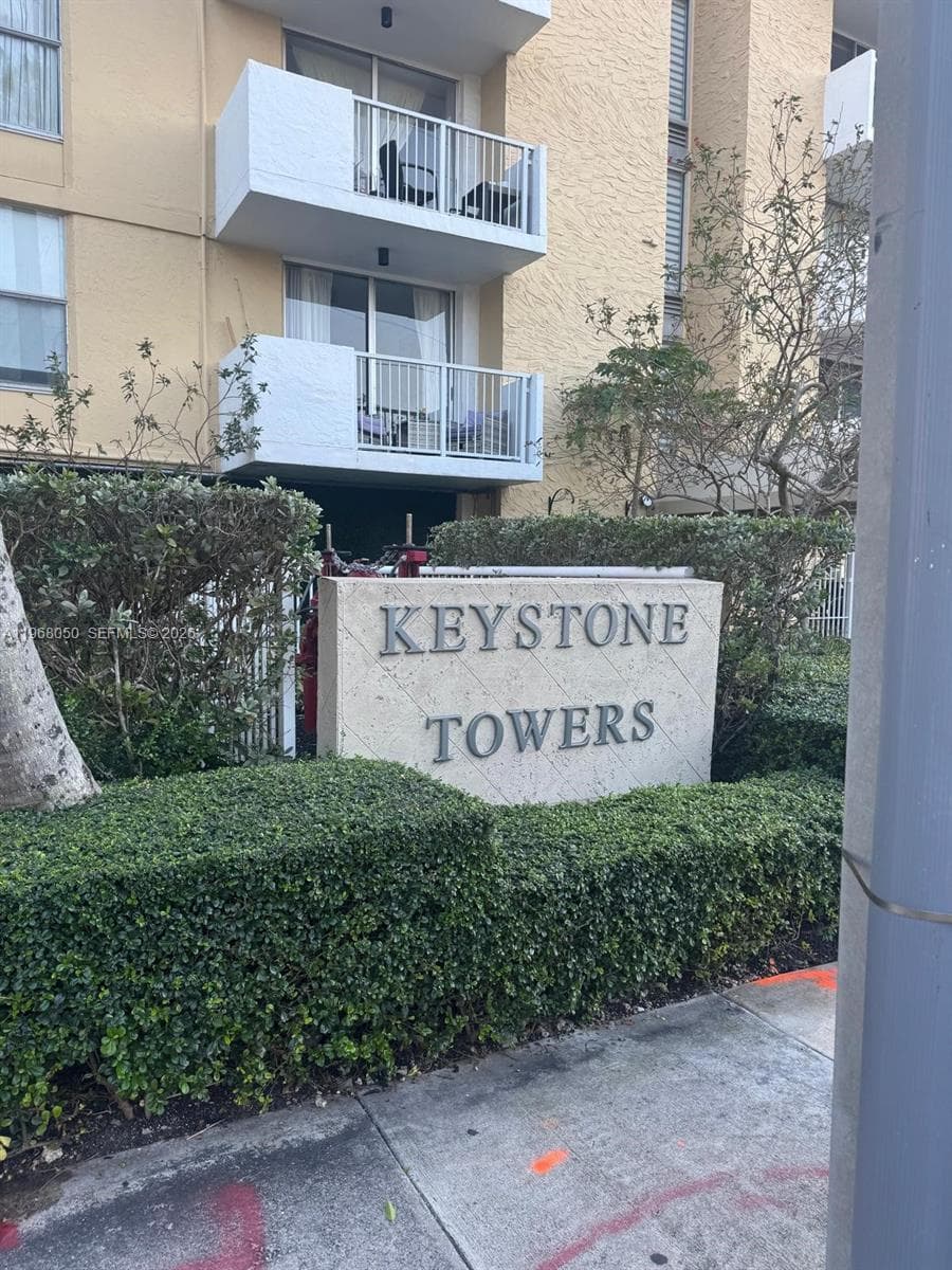 2020 NE 135th St # 811, North Miami FL 33181 — 29
