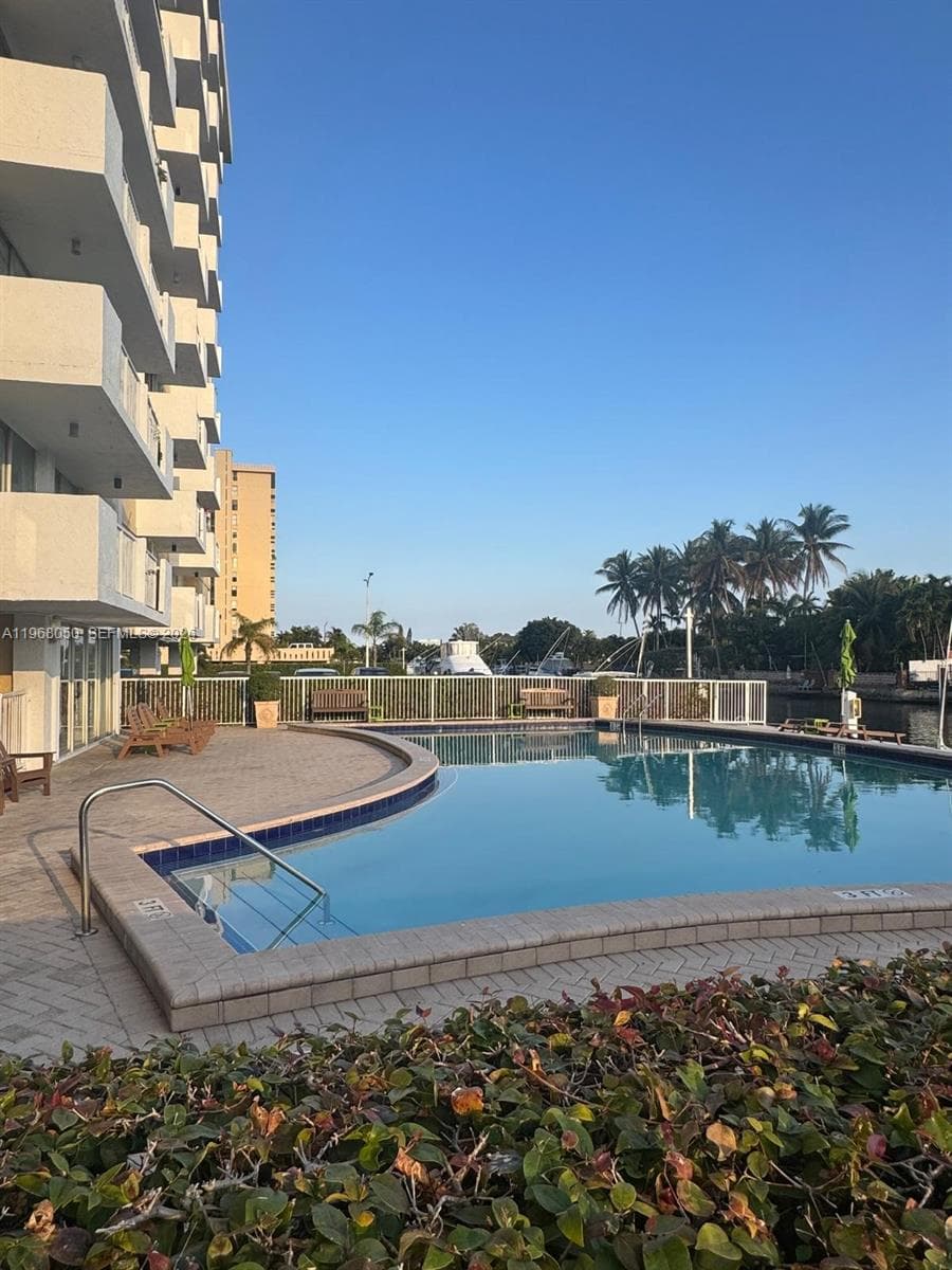 2020 NE 135th St # 811, North Miami FL 33181 — 25