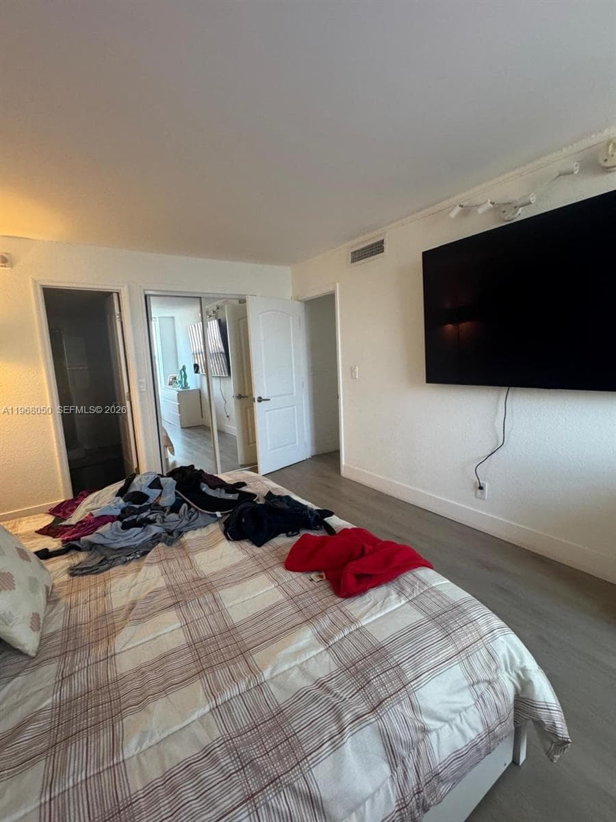 2020 NE 135th St # 811, North Miami FL 33181 — 21