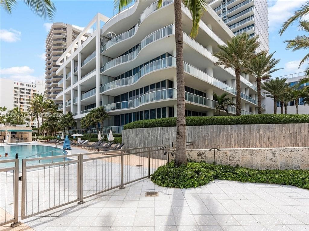 6799 Collins Ave # 301, Miami Beach FL 33141 — 26