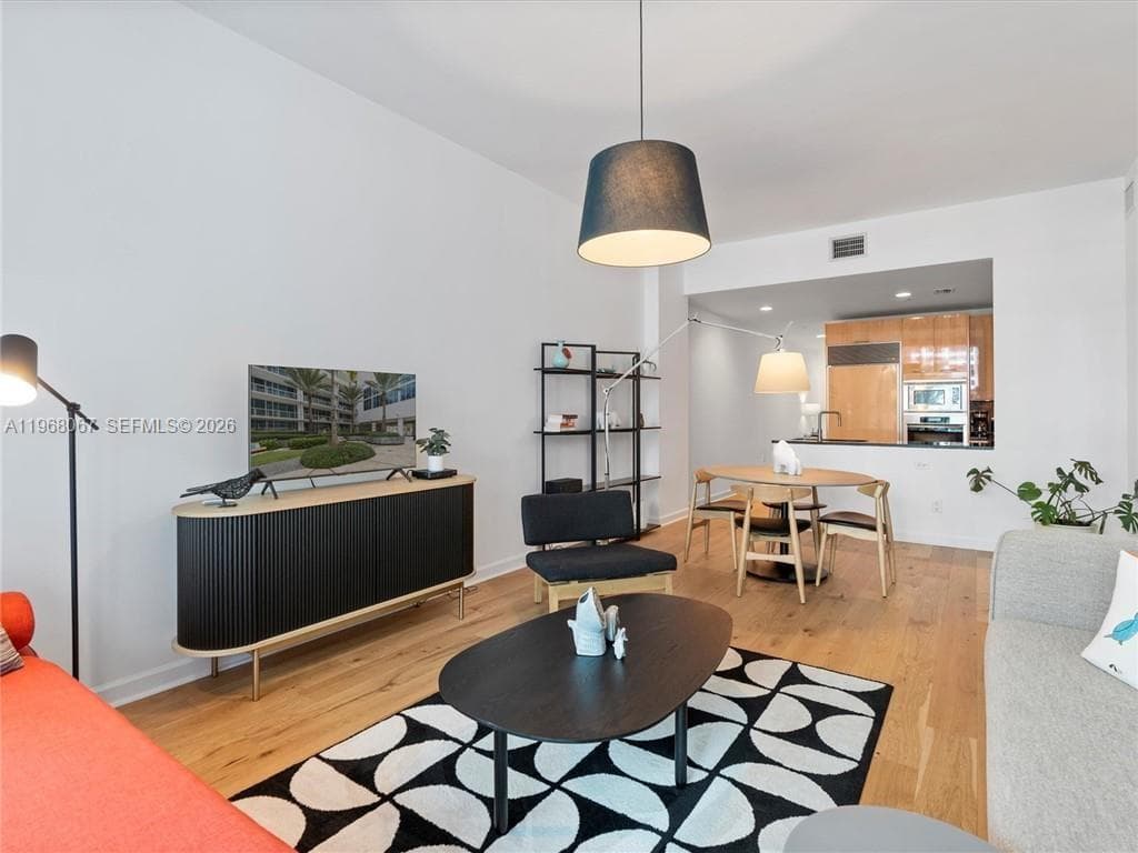 6799 Collins Ave # 301, Miami Beach FL 33141 — 9