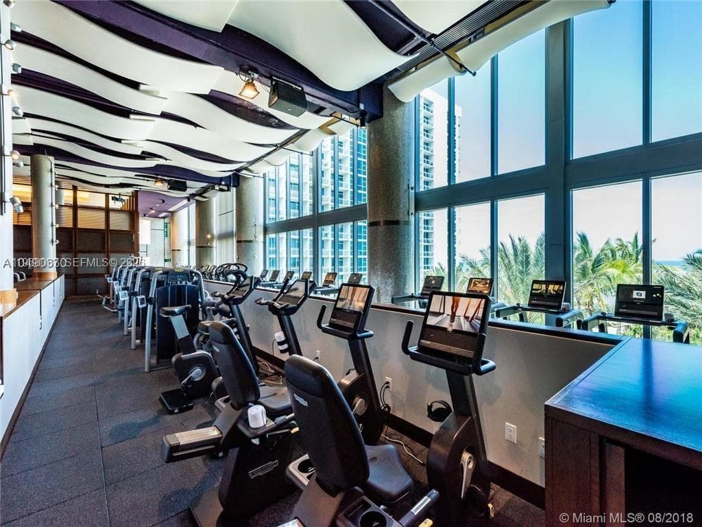 6799 Collins Ave # 301, Miami Beach FL 33141 — 35