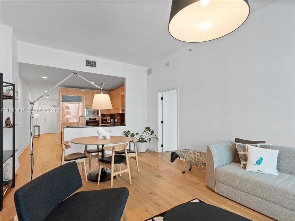 6799 Collins Ave # 301, Miami Beach FL 33141 — 8