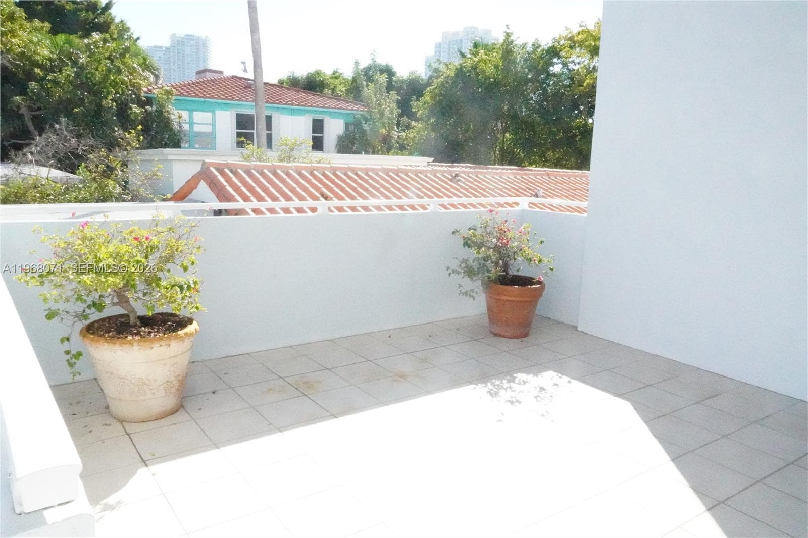 947 Lenox Ave # 203, Miami Beach FL 33139 — 12