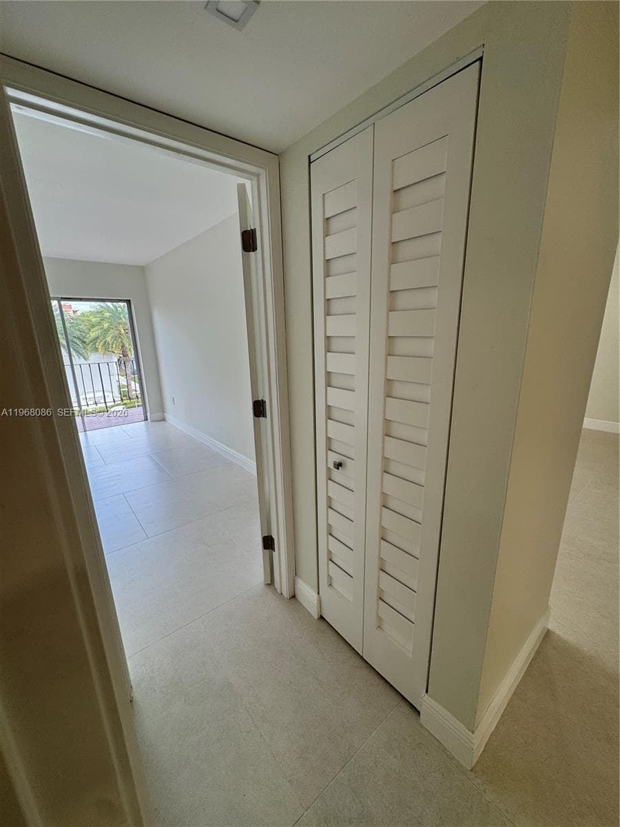 1900 W 54th St # 219, Hialeah FL 33012 — 24