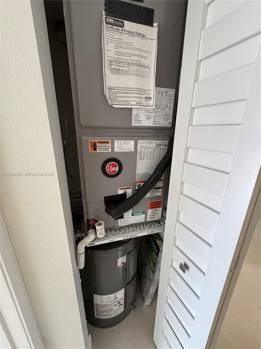 1900 W 54th St # 219, Hialeah FL 33012 — 34
