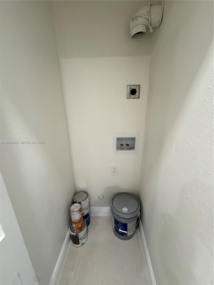 1900 W 54th St # 219, Hialeah FL 33012 — 19