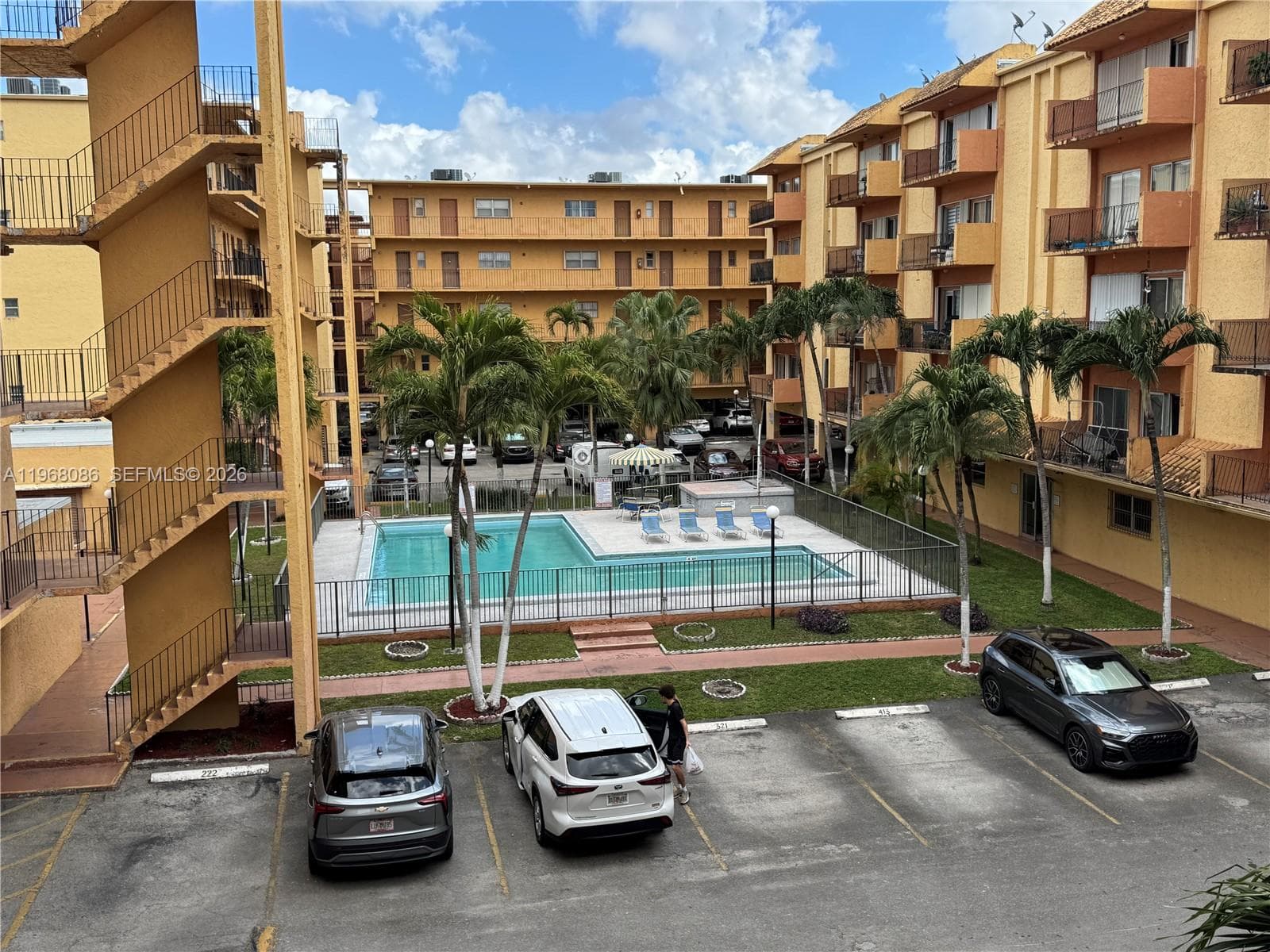 1900 W 54th St # 219, Hialeah FL 33012 — 35