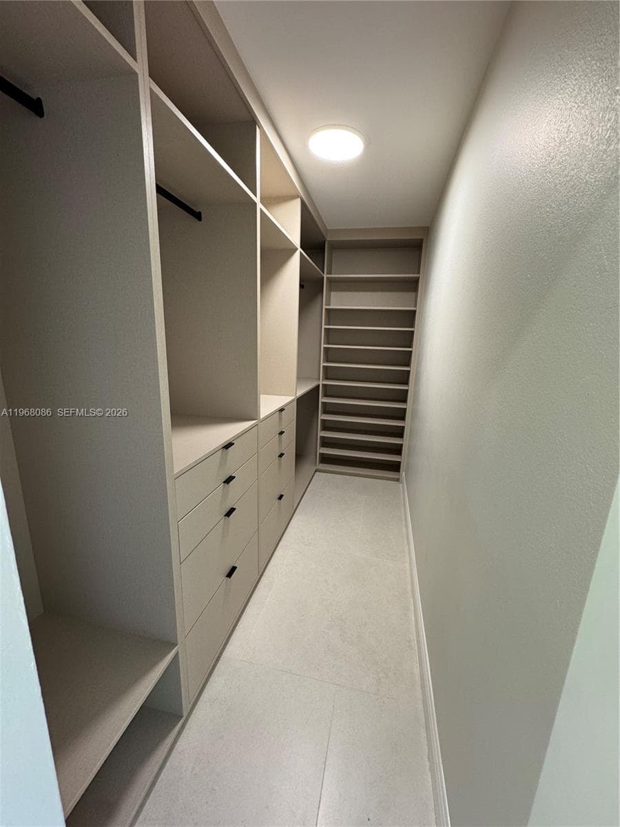 1900 W 54th St # 219, Hialeah FL 33012 — 25