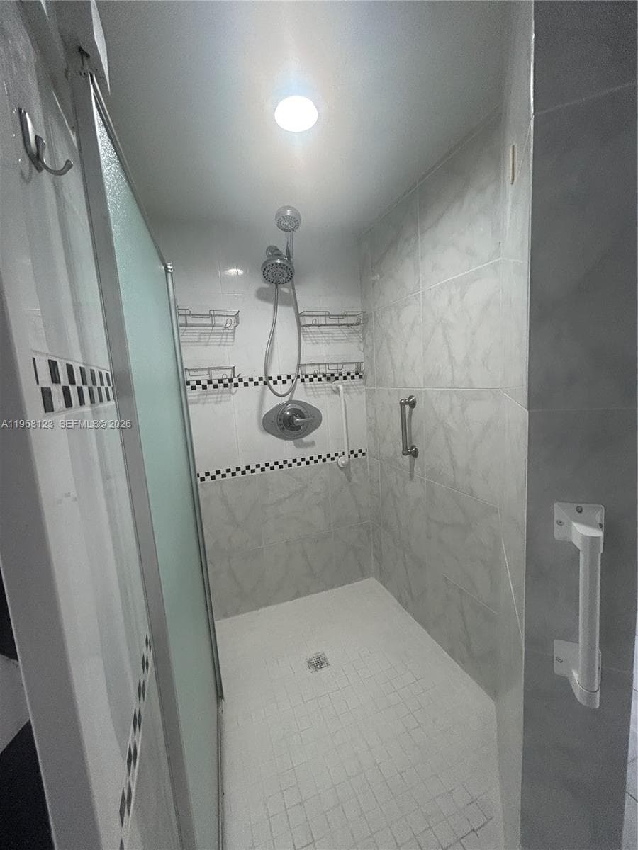 2851 Leonard Dr # J502, Aventura FL 33160 — 16