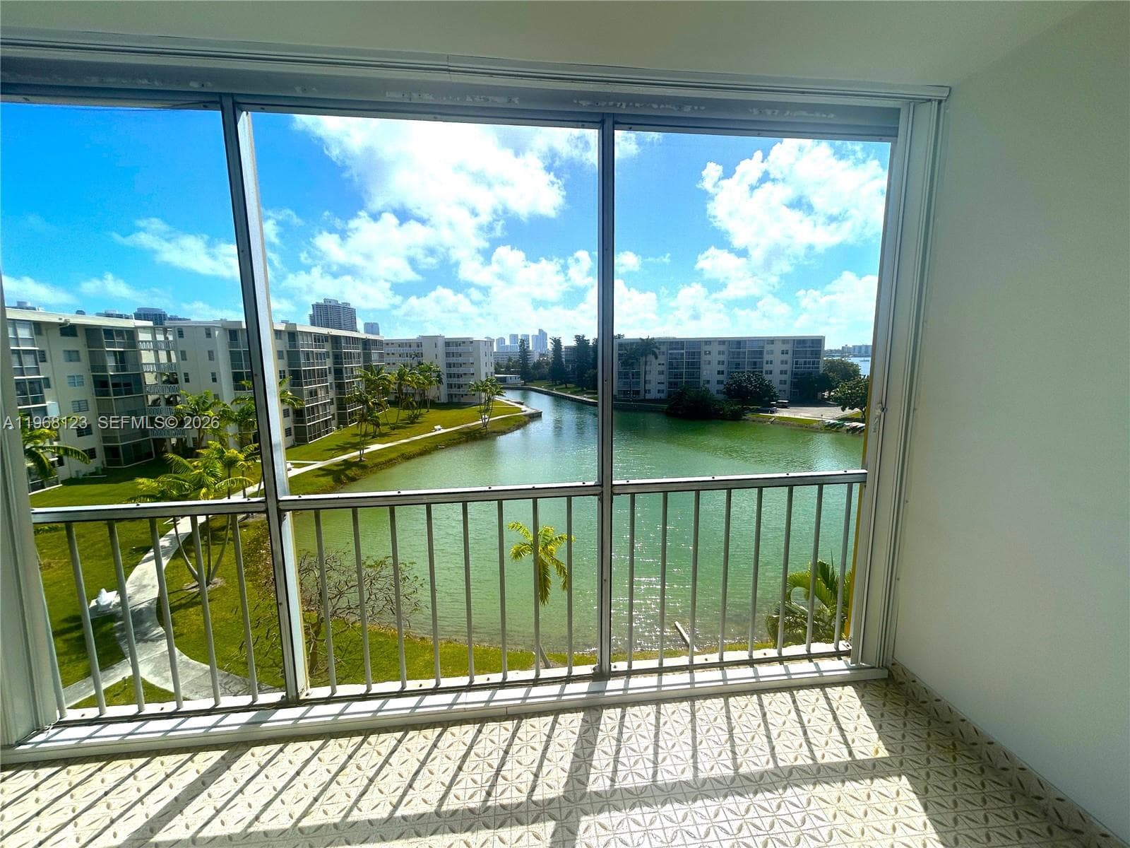 2851 Leonard Dr # J502, Aventura FL 33160 — 20