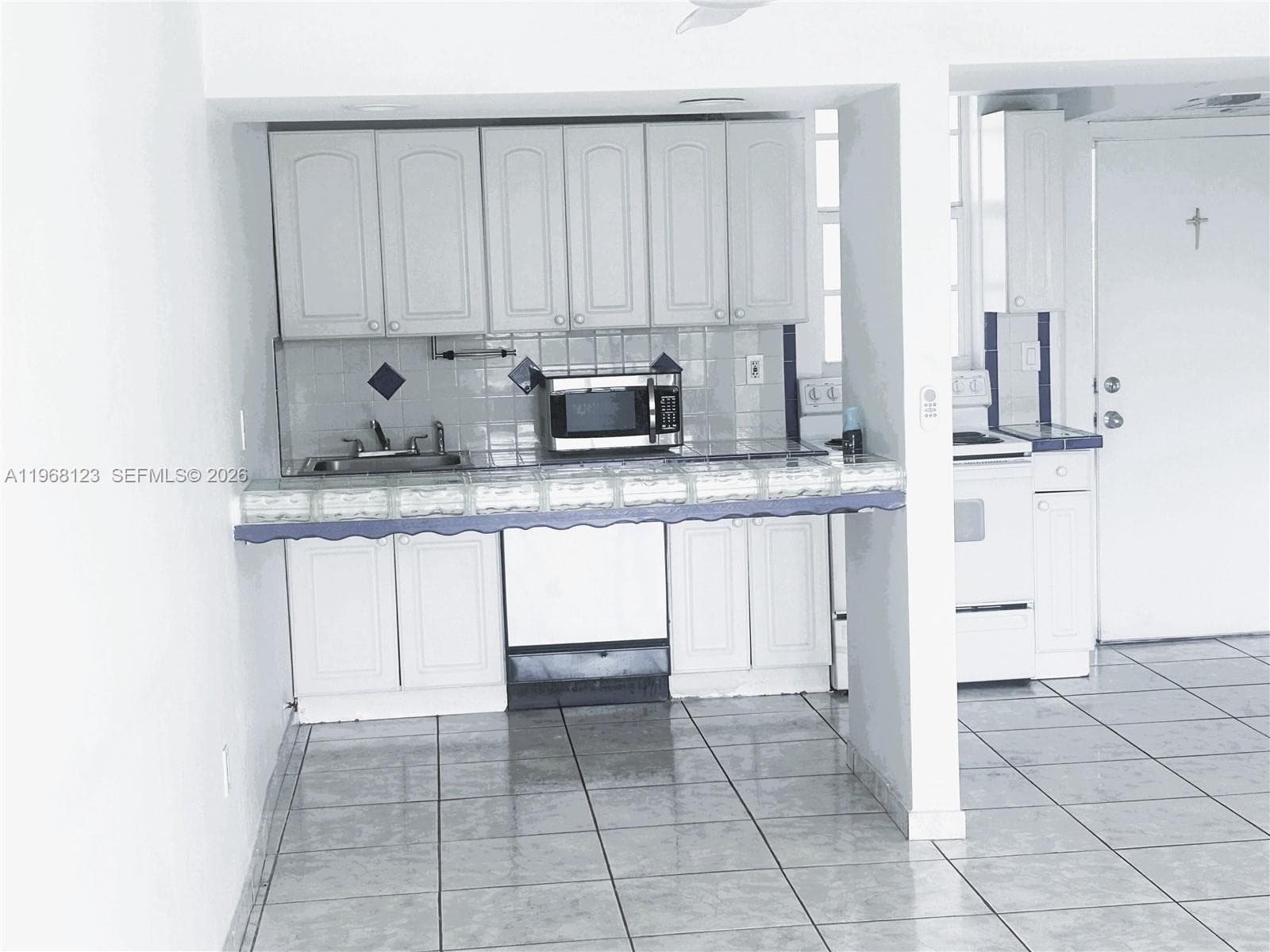 2851 Leonard Dr # J502, Aventura FL 33160 — 8