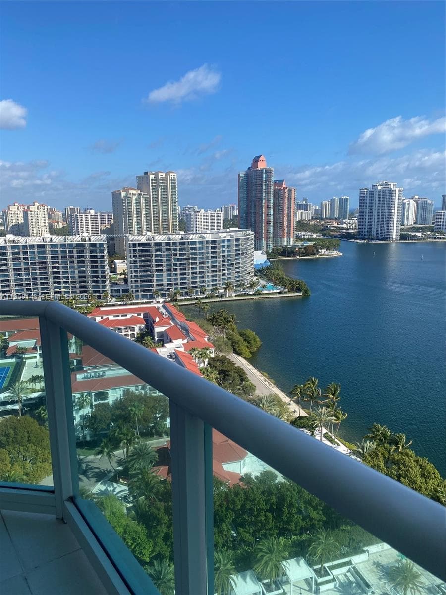 3301 NE 183 # 2209, Aventura FL 33160 — 2