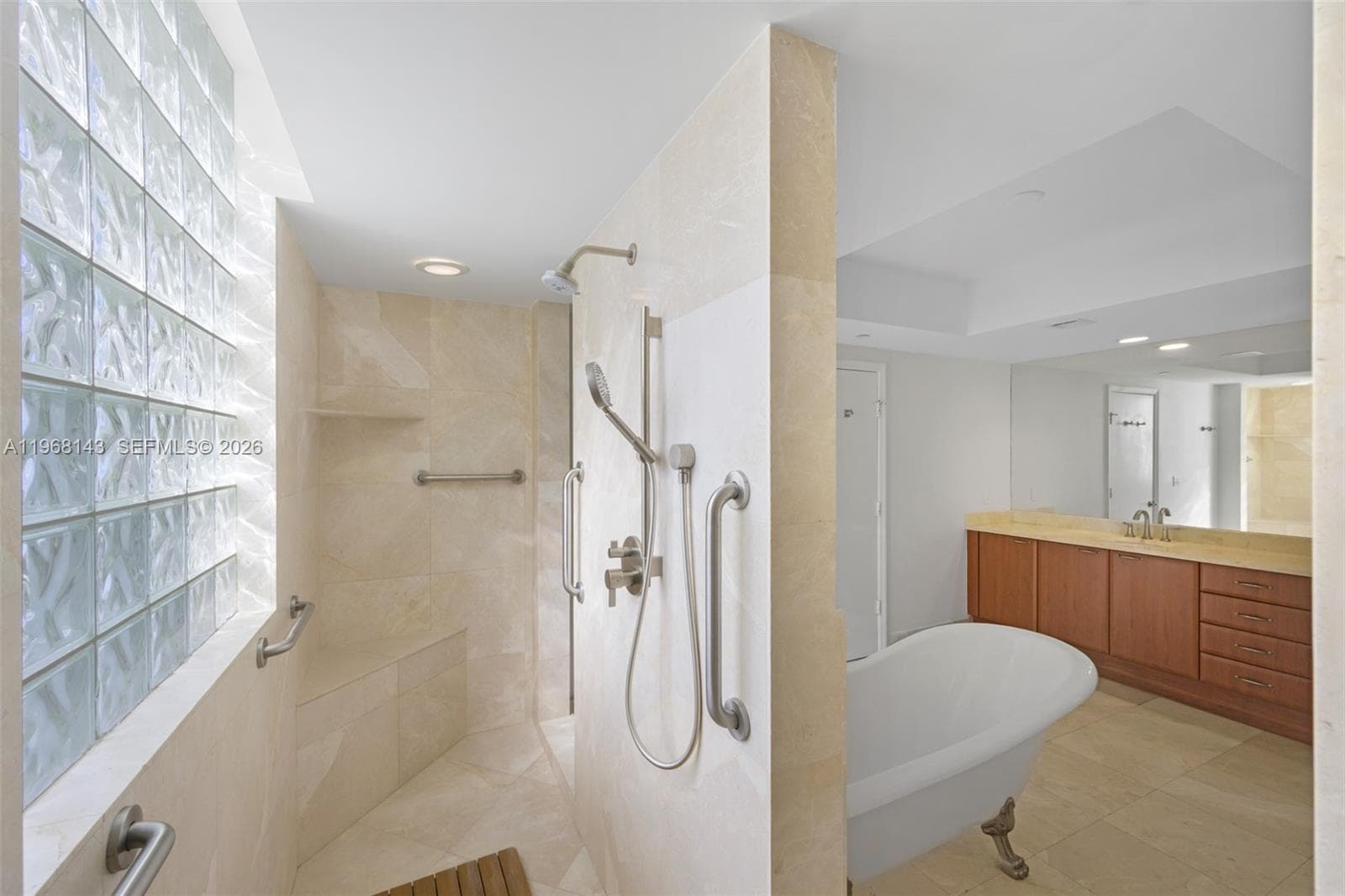 3301 NE 183 # 2209, Aventura FL 33160 — 16