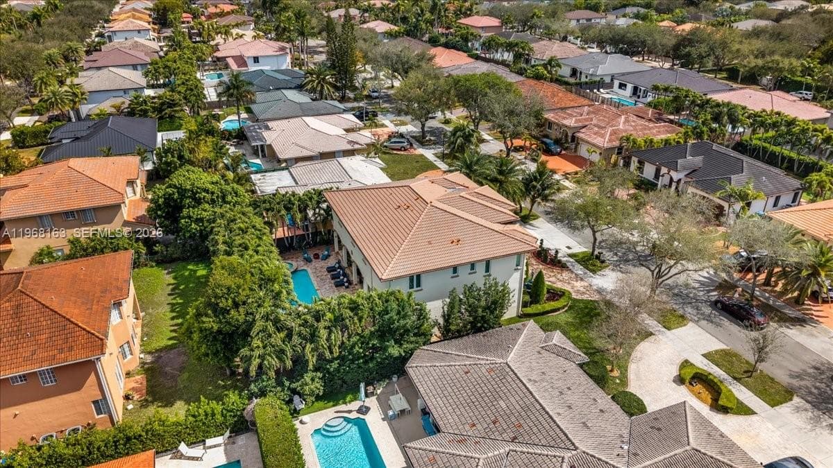 7851 NW 166th Ter, Miami Lakes FL 33016 — 61