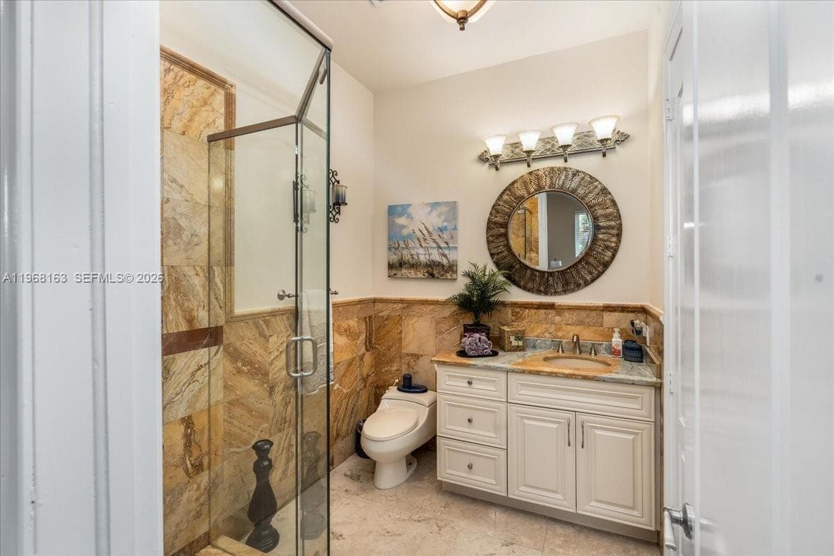 7851 NW 166th Ter, Miami Lakes FL 33016 — 48