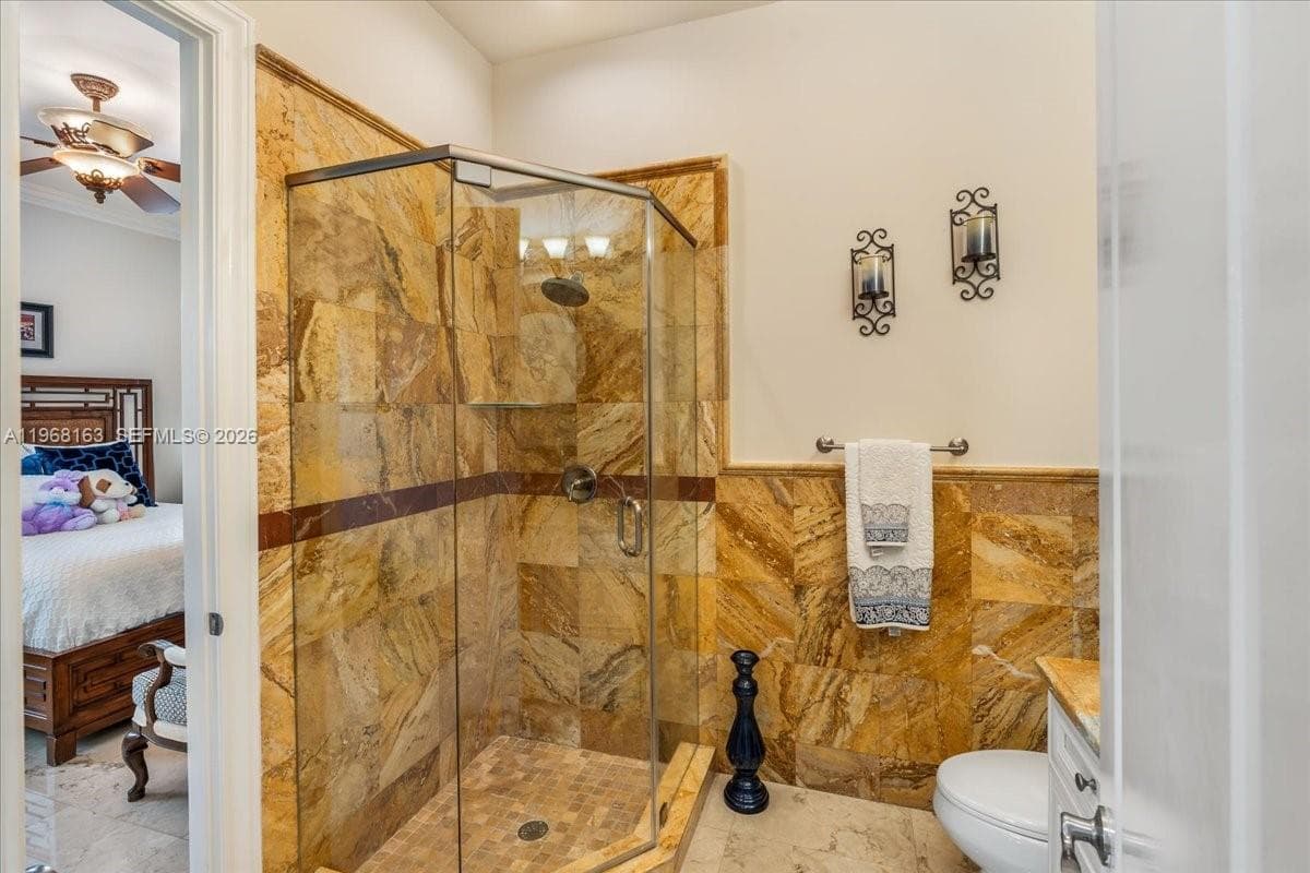 7851 NW 166th Ter, Miami Lakes FL 33016 — 40