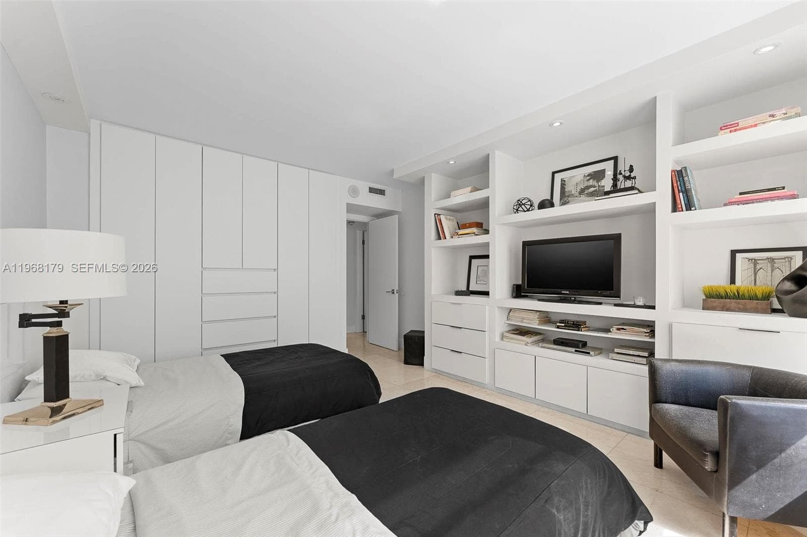 199 Ocean Lane Dr # 311, Key Biscayne FL 33149 — 25