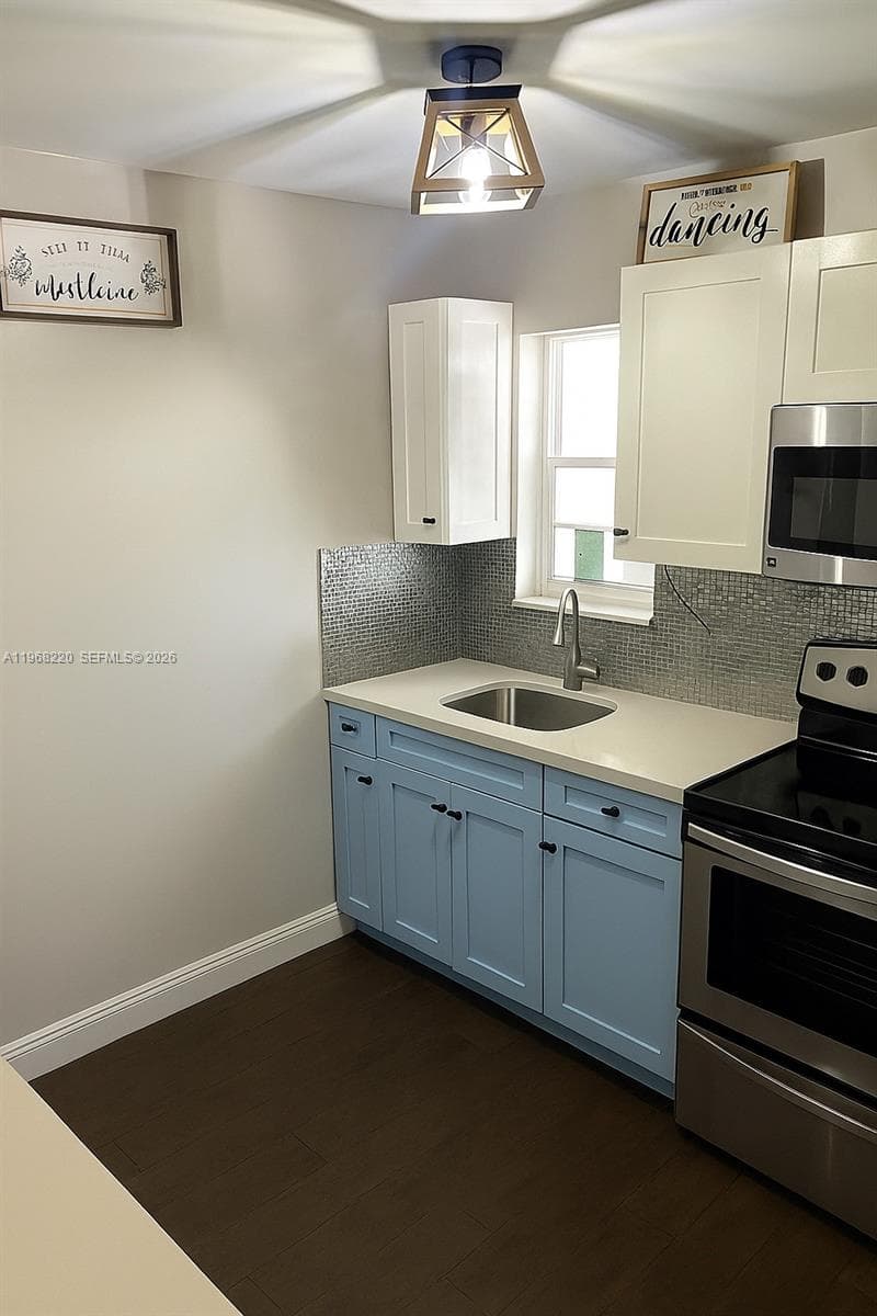 140 NW 14th Ave # 6, Miami FL 33125 — 2