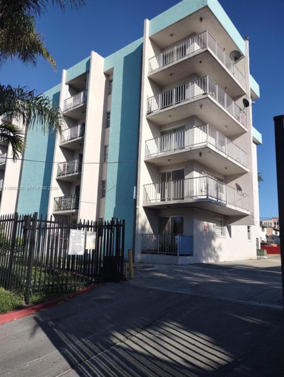 140 NW 14th Ave # 6, Miami FL 33125 — 12